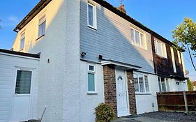 Semi Detached House In Aldershot